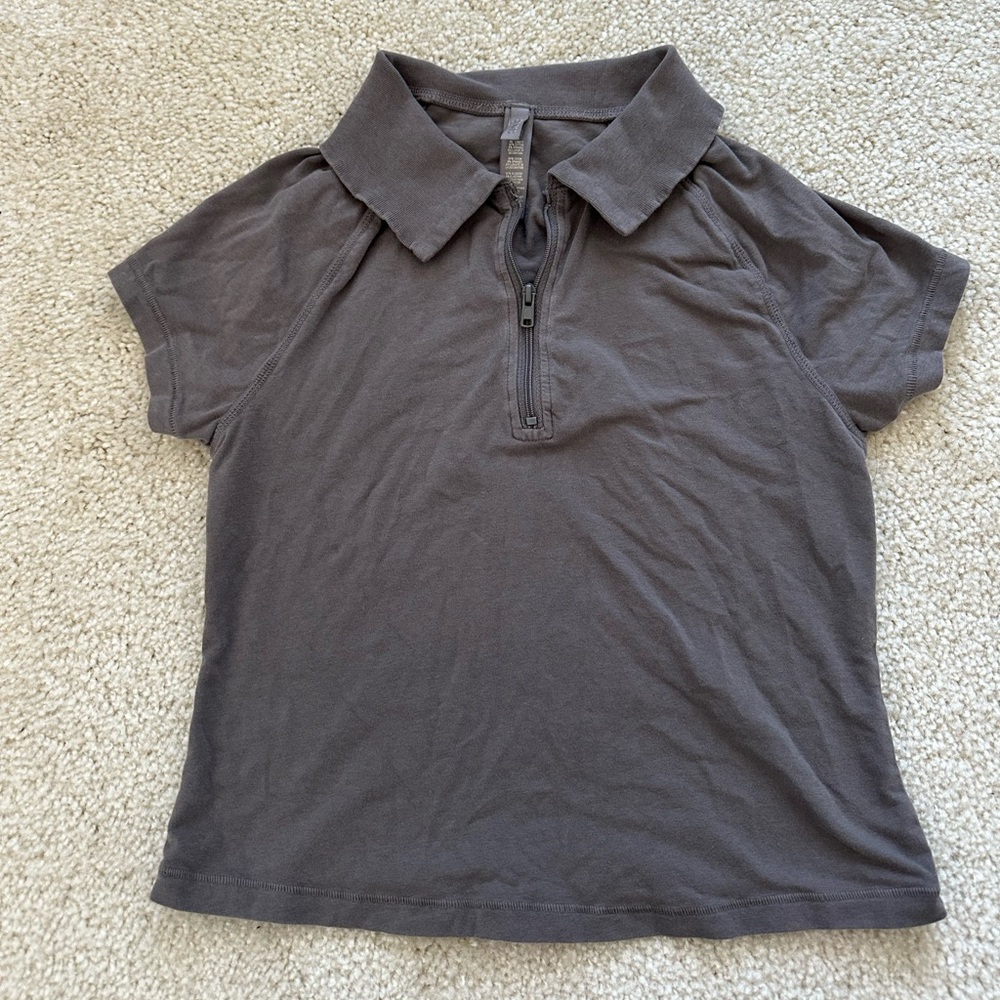 Skims new vintage zipper t shirt size small